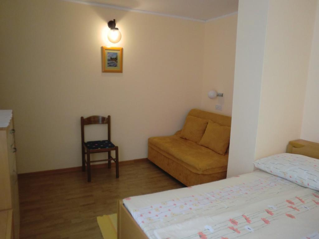 Guest House Sandra Rab Town Cameră foto