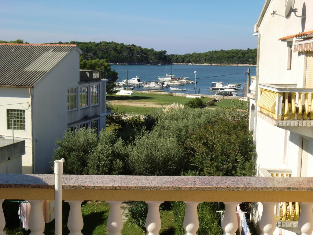 Guest House Sandra Rab Town Exterior foto
