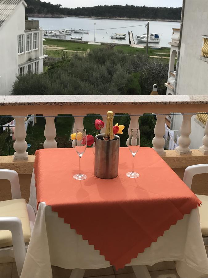 Guest House Sandra Rab Town Exterior foto